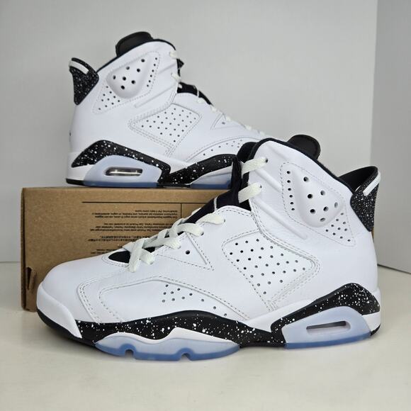 Air Jordan 6 Retro Reverse Oreo Size 7 Men / Size 8.5 Women - Picture 1 of 8